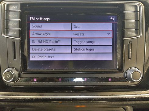 Used 2016 Volkswagen Beetle 1.8T SEL FWD image 25