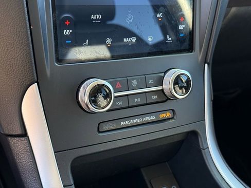 Used 2024 Ford Edge SEL image 28