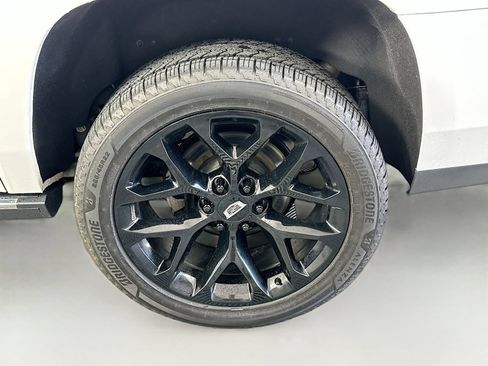 Used 2019 Cadillac Escalade ESV Platinum AWD/4WD image 32