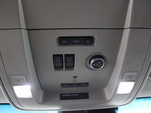 Used 2017 GMC Yukon SLT w/ HD Trailering Package image 50