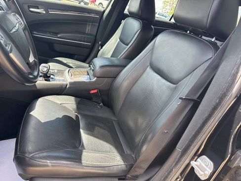 Used 2013 Chrysler 300 C image 8