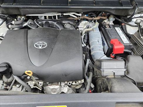 Used 2020 Toyota Highlander LE image 20
