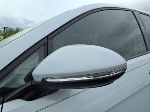 Used 2021 Volkswagen Golf 4-Door FWD image 32