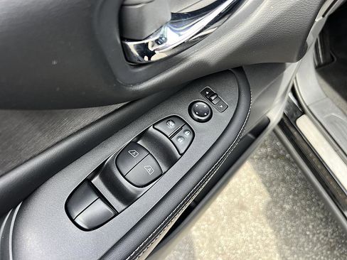 Certified 2024 Nissan Murano SV w/ SV Midnight Edition Package image 20