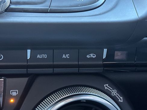 Used 2018 Chevrolet Camaro SS image 38