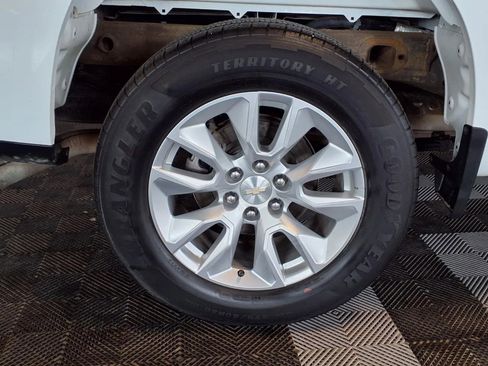 Used 2023 Chevrolet Silverado 1500 Custom AWD/4WD image 8
