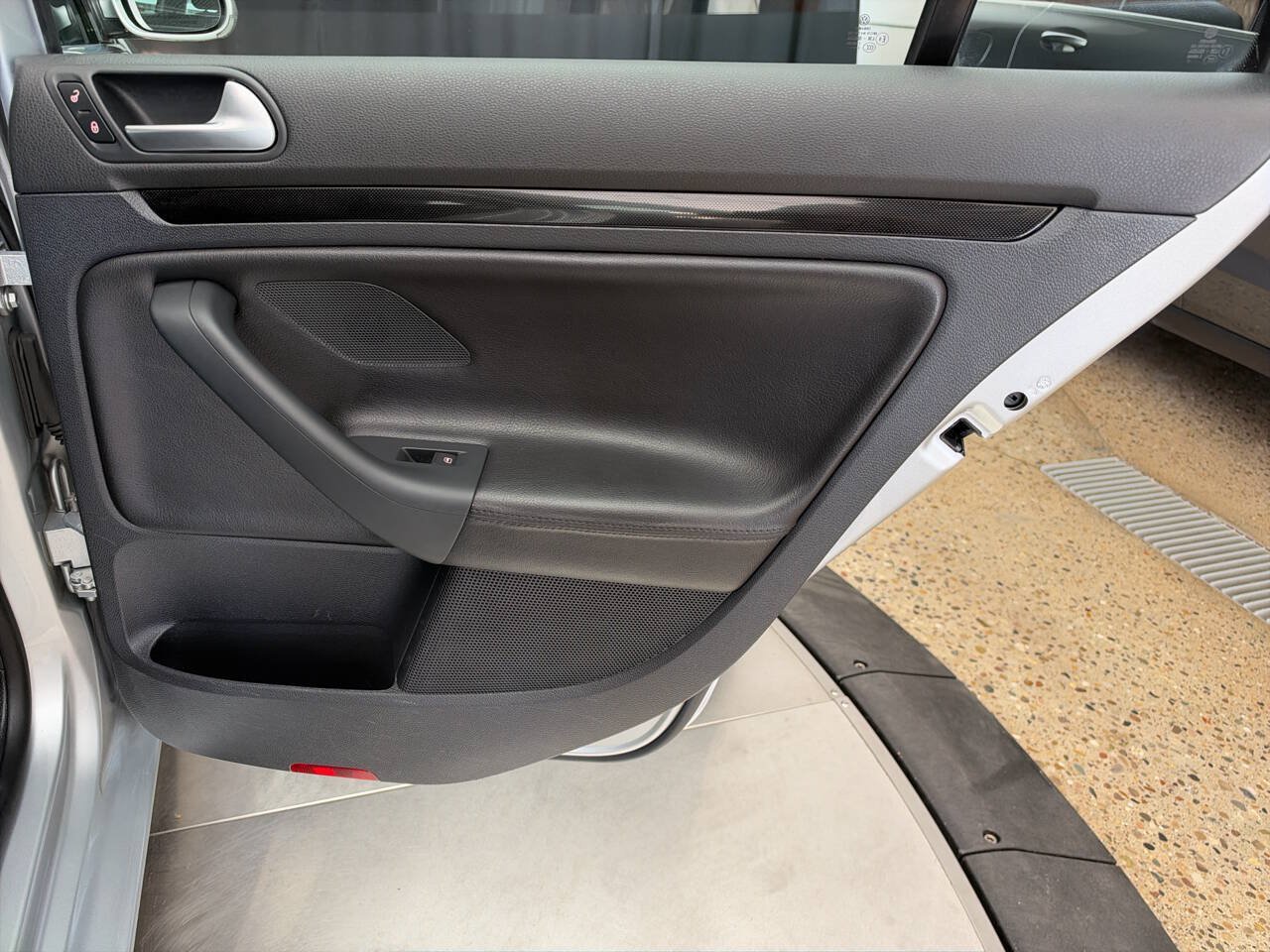Used 2014 Volkswagen Jetta SE FWD image 24