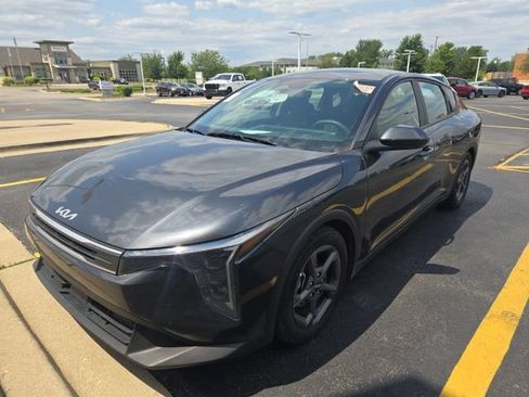 Used 2025 Kia K4 FWD image 3