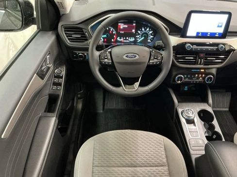 Used 2022 Ford Escape SE w/ SE Sport Appearance Package image 12