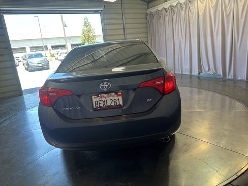 Used 2018 Toyota Corolla SE w/ Carpet Mat Package (TMS) FWD image 6