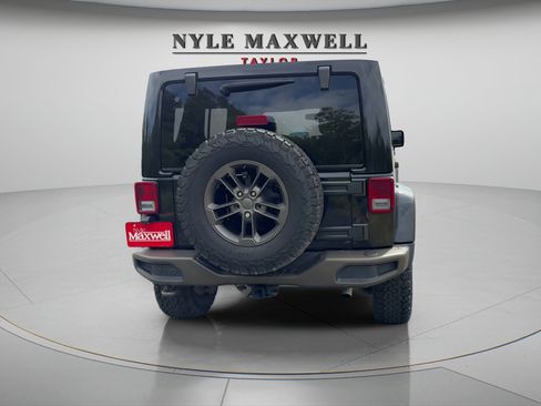 Used 2016 Jeep Wrangler Unlimited Sahara AWD/4WD image 6