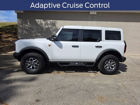 Used 2025 Ford Bronco Badlands image 24