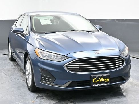 Used 2019 Ford Fusion SE image 4