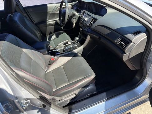 Used 2017 Honda Accord Sport Special Edition image 18