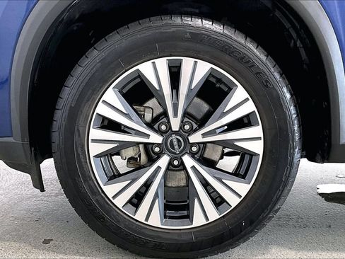 Used 2023 Nissan Rogue SV FWD image 8