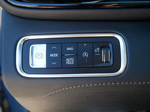 Used 2025 Buick Enclave Preferred image 26