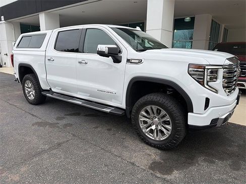 Used 2023 GMC Sierra 1500 Denali w/ Technology Package image 3