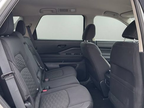 Used 2025 Nissan Pathfinder SV FWD image 16