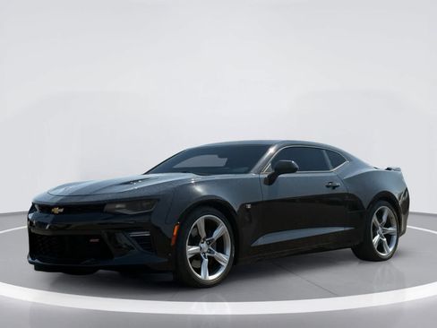 Used 2017 Chevrolet Camaro SS RWD image 2