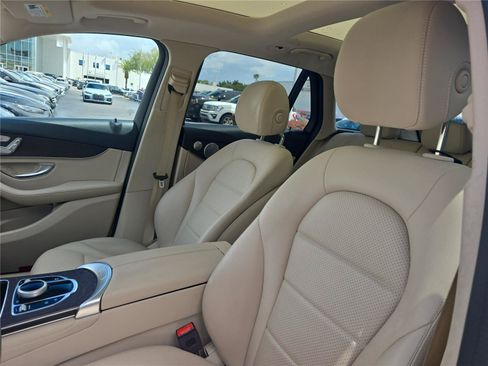 Used 2019 Mercedes-Benz GLC 300 4MATIC image 11