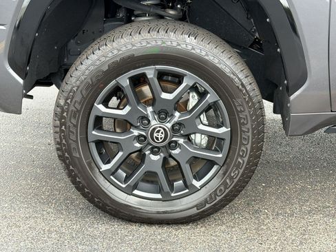 Used 2026 Toyota Tundra Platinum AWD/4WD image 13