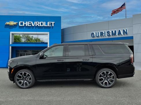 New 2026 Chevrolet Suburban RST image 4