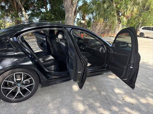 Used 2021 BMW 530i w/ M Sport Package RWD image 16