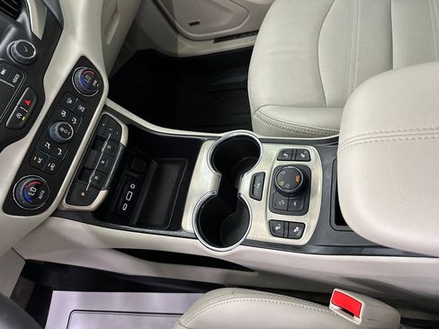 Used 2023 GMC Terrain Denali w/ LPO, Floor Liner Package AWD/4WD image 33