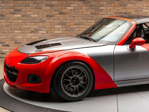 Used 2006 MAZDA MX-5 Miata Sport w/ Suspension Pkg image 11