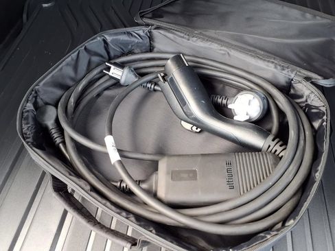 Used 2025 Chevrolet Equinox EV RS w/ Convenience Package II FWD image 31