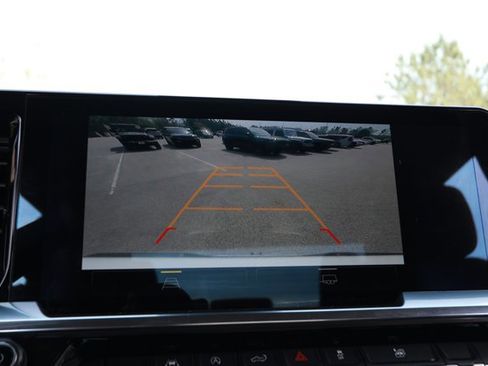 Used 2025 Chevrolet Silverado 1500 LT image 17