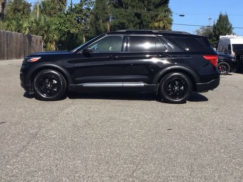 Used 2024 Ford Explorer XLT w/ Equipment Group 202A image 8