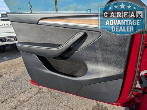 Used 2024 Tesla Model Y Long Range AWD/4WD image 12