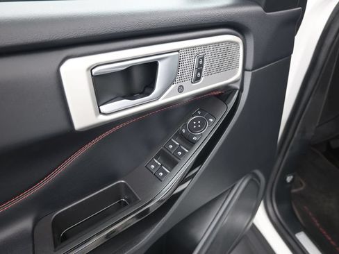 Used 2022 Ford Explorer ST-Line RWD image 19