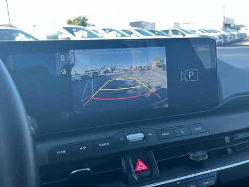 Used 2025 Kia K4 LXS image 24