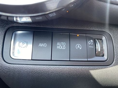 Used 2026 Chevrolet Equinox LT image 18