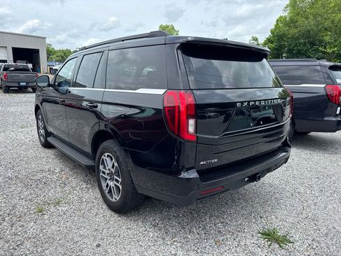 Used 2025 Ford Expedition Active AWD/4WD image 4