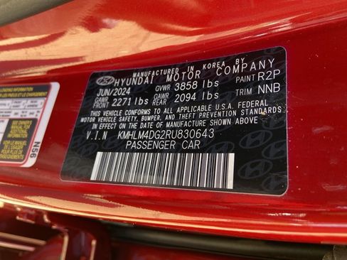Used 2024 Hyundai Elantra SEL FWD image 35