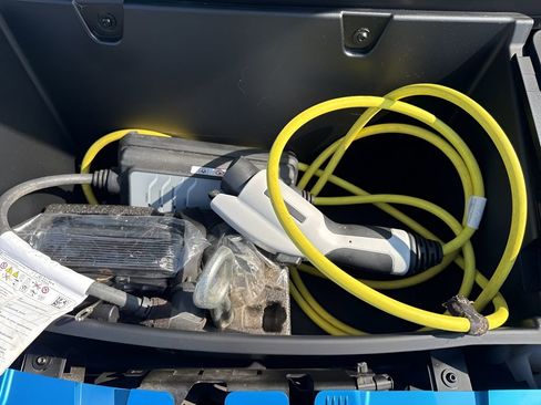 Used 2017 BMW i3 w/ Range Extender image 31