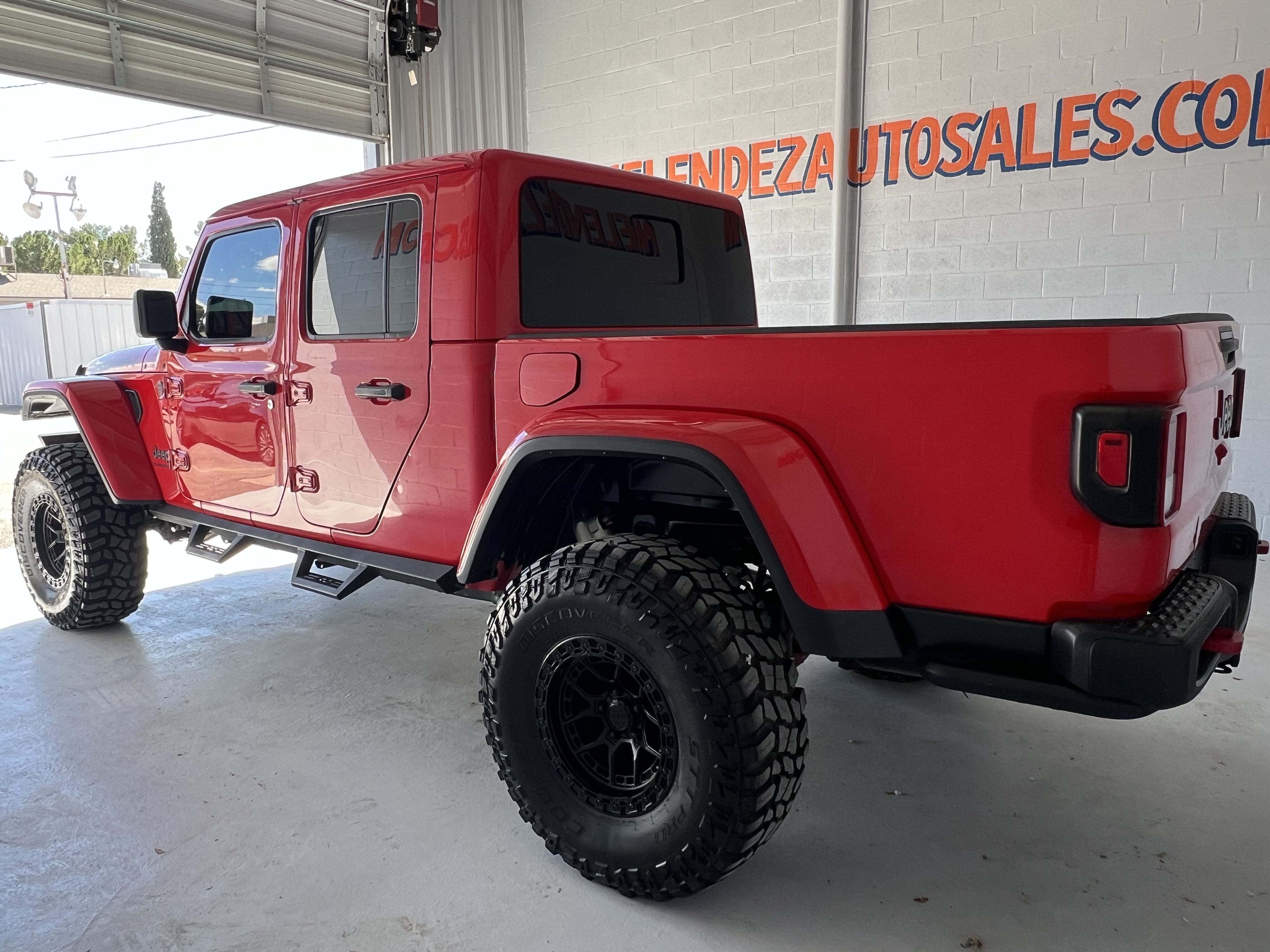 Used 2020 Jeep Gladiator Rubicon AWD/4WD image 3