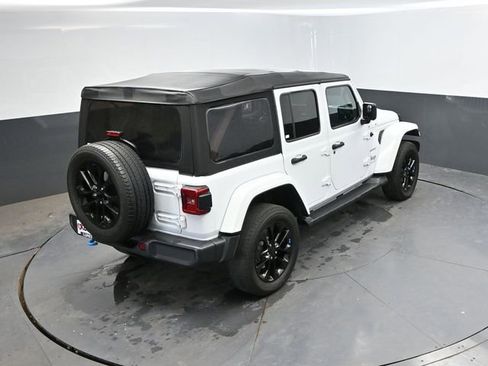 Used 2023 Jeep Wrangler Unlimited Sahara w/ Cold Weather Group AWD/4WD image 37