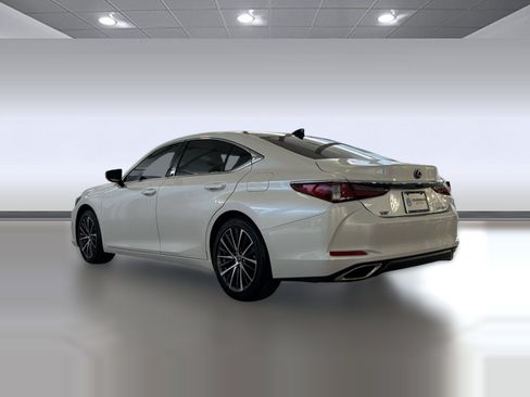 Used 2025 Lexus ES 350 w/ Premium Package FWD image 3