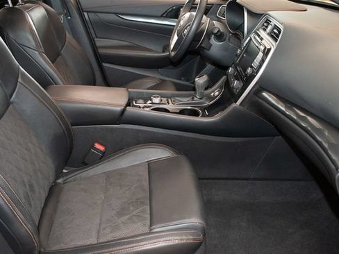 Used 2023 Nissan Maxima SR FWD image 10