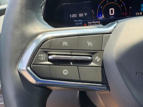 Used 2025 Chevrolet Traverse LT AWD/4WD image 19
