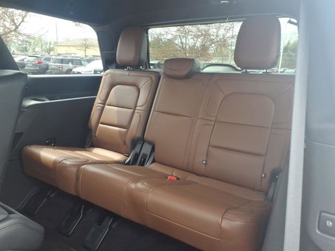 Used 2022 Lincoln Navigator Reserve image 10