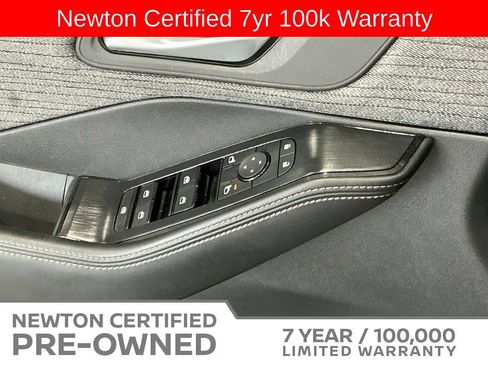Used 2023 Nissan Rogue SV AWD/4WD image 35