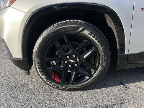 Used 2021 Chevrolet Traverse Premier w/ Redline Edition image 12