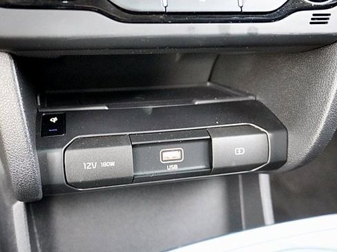 Used 2022 Kia Niro EX Premium image 30