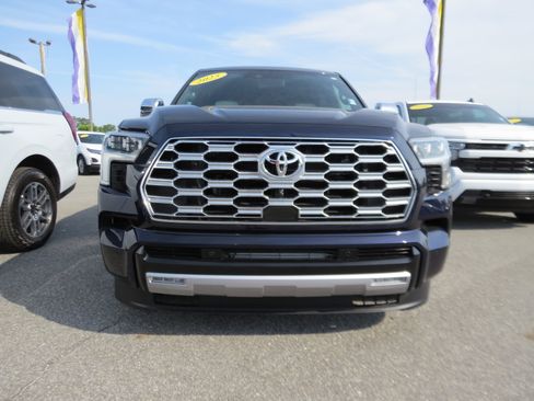 Used 2025 Toyota Sequoia Capstone AWD/4WD image 30
