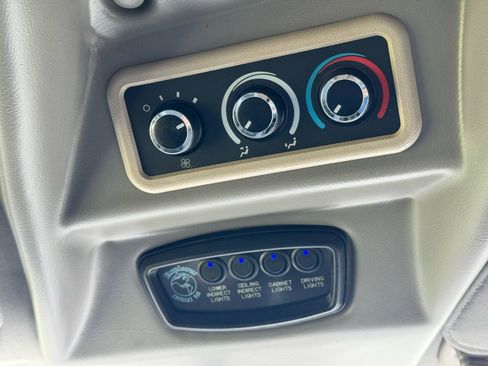 Used 2018 Chevrolet Express 2500 w/ Enhanced Convenience Package RWD image 36